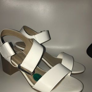 WHITE SANDAL HEELS